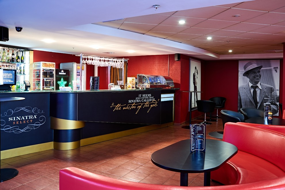 Строительно-монтажные работы в кинотеатре Каро ТЦ Щука