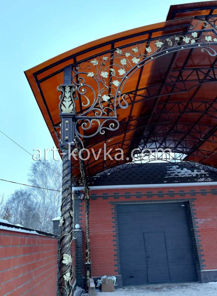 Навес кованый с поликарбонатом