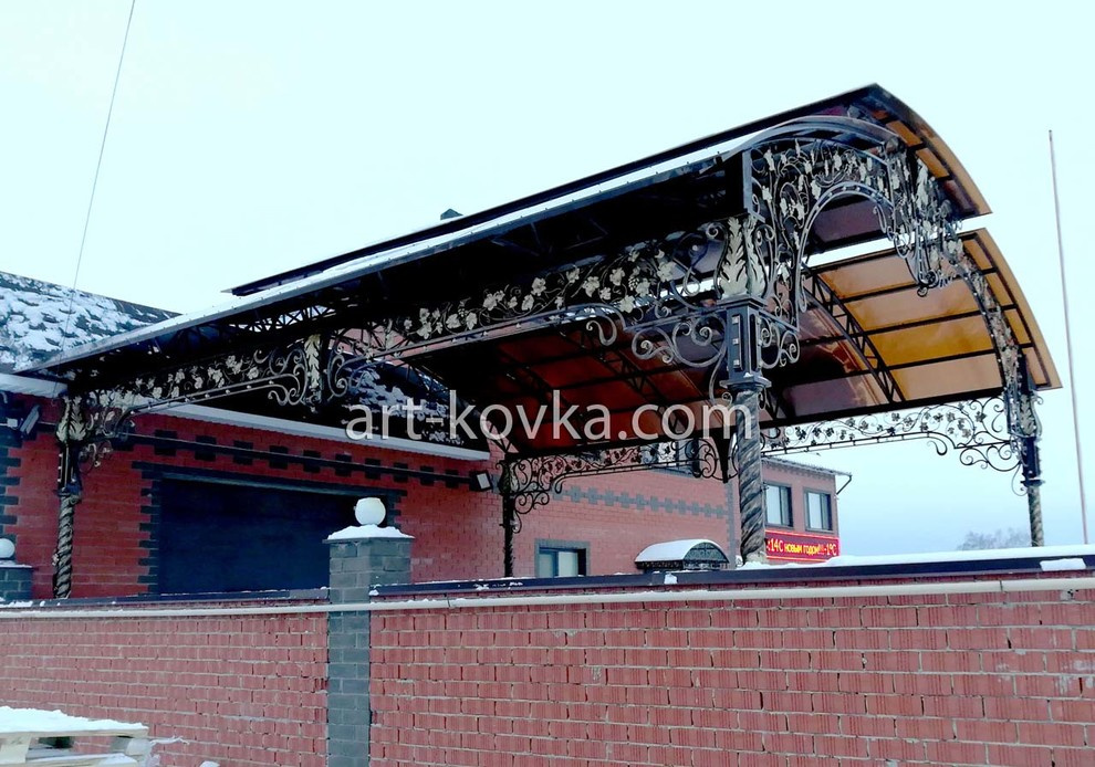 Навес кованый с поликарбонатом