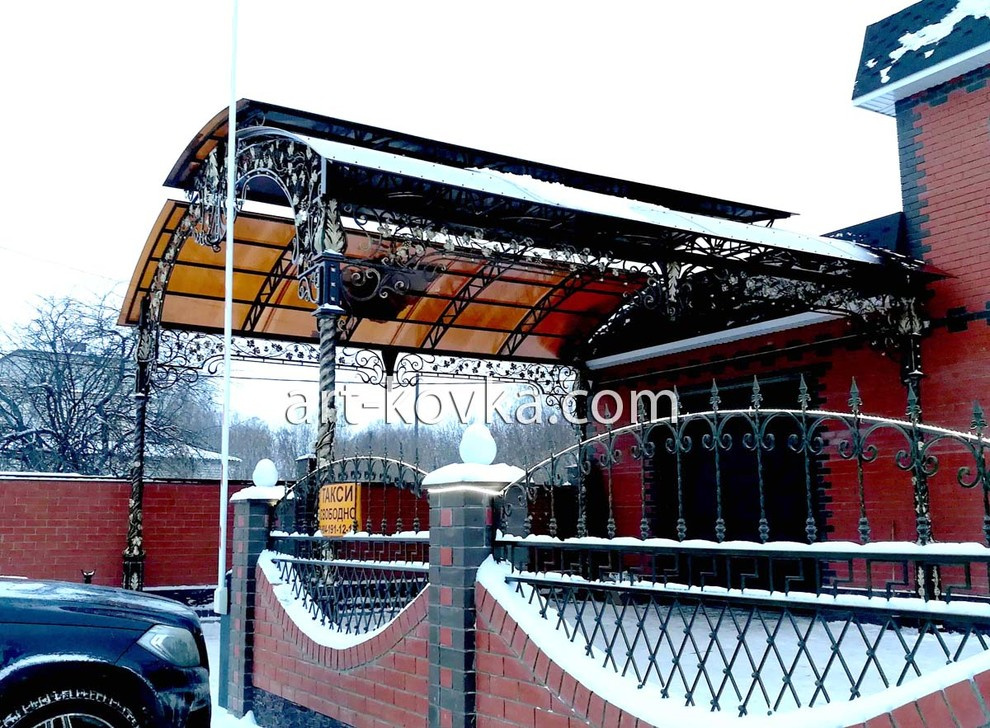 Навес кованый с поликарбонатом