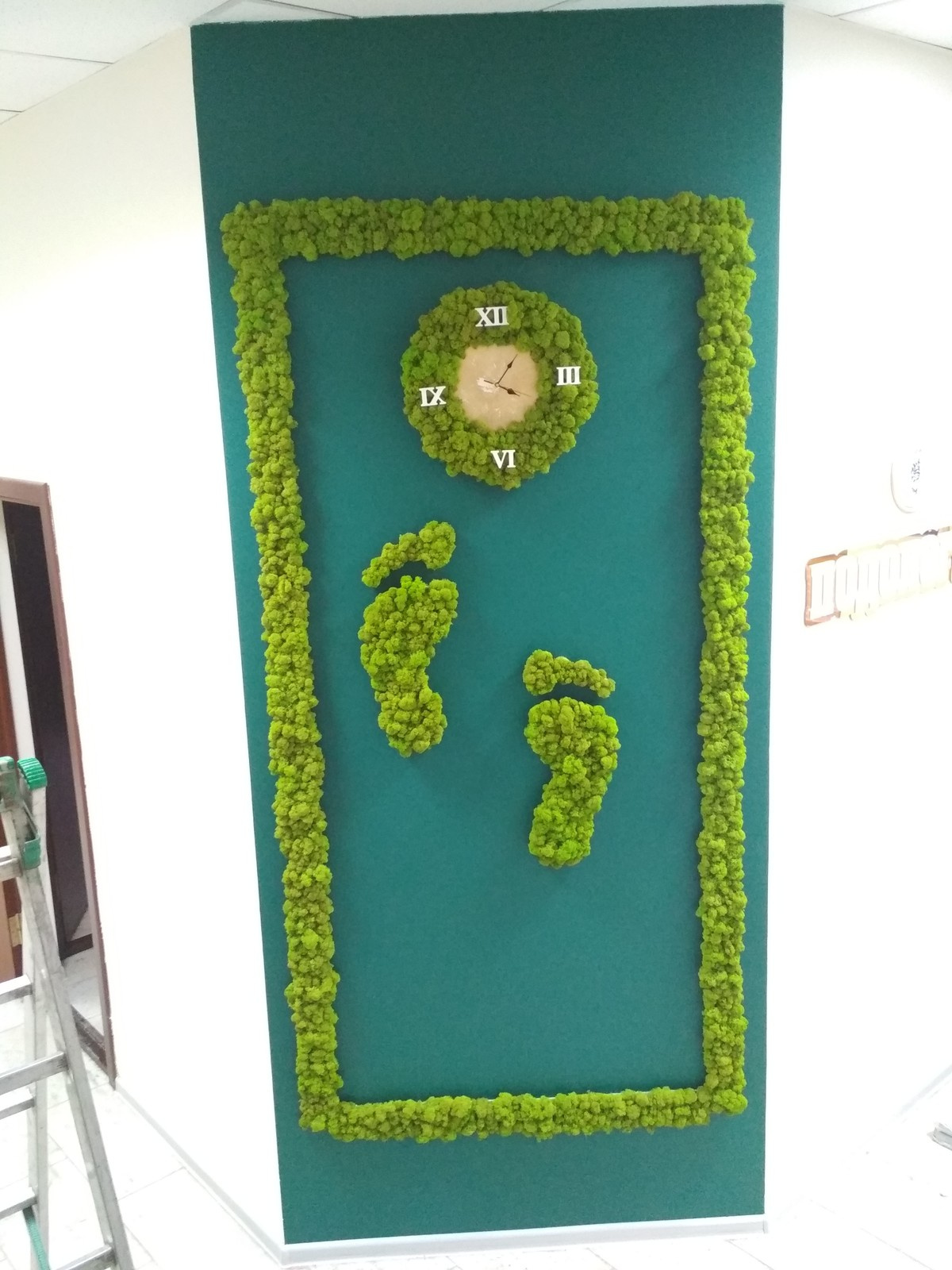 Обложка проекта: Декор стены для клиники по исправлению стопы.