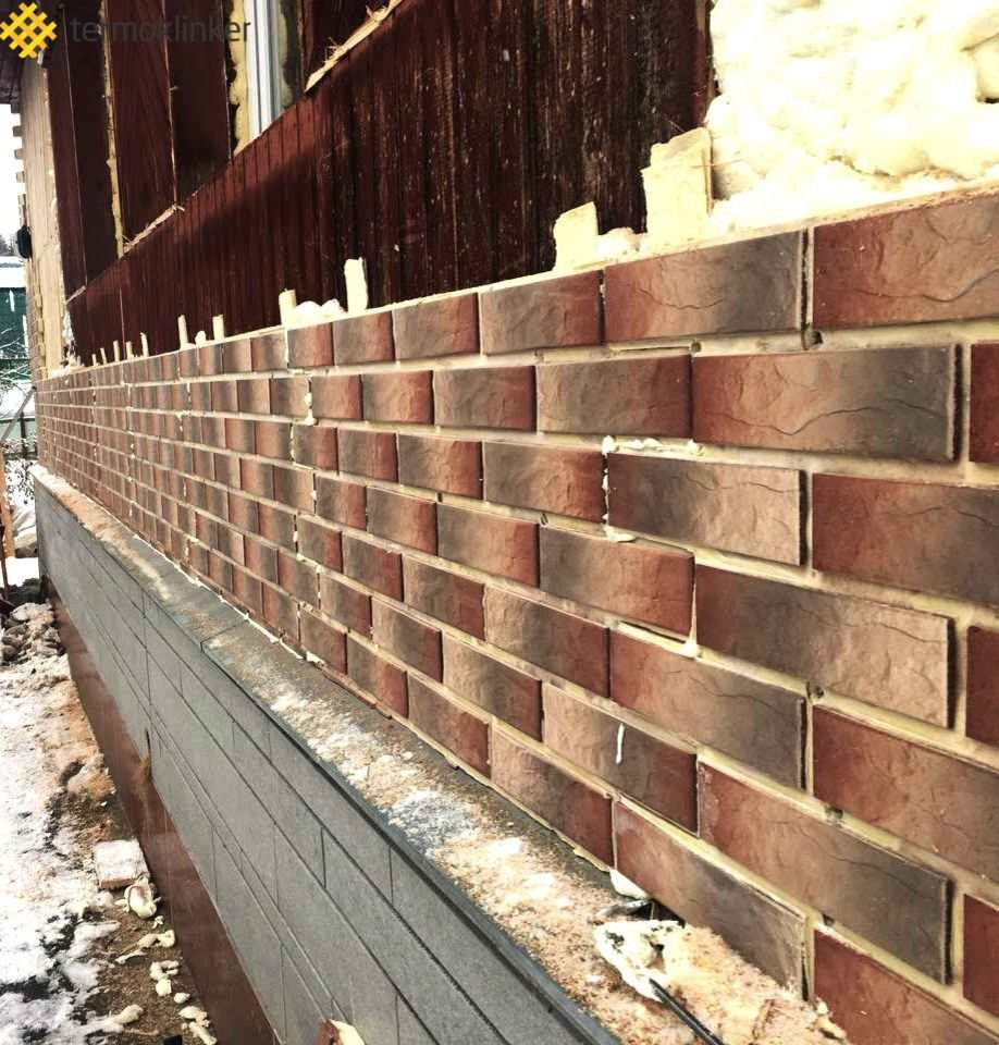 2358