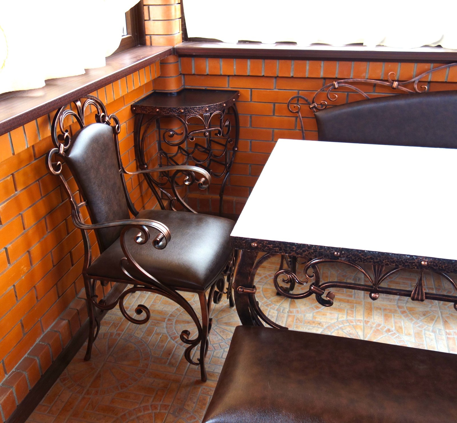 Стол , скамьи и кресло кованые