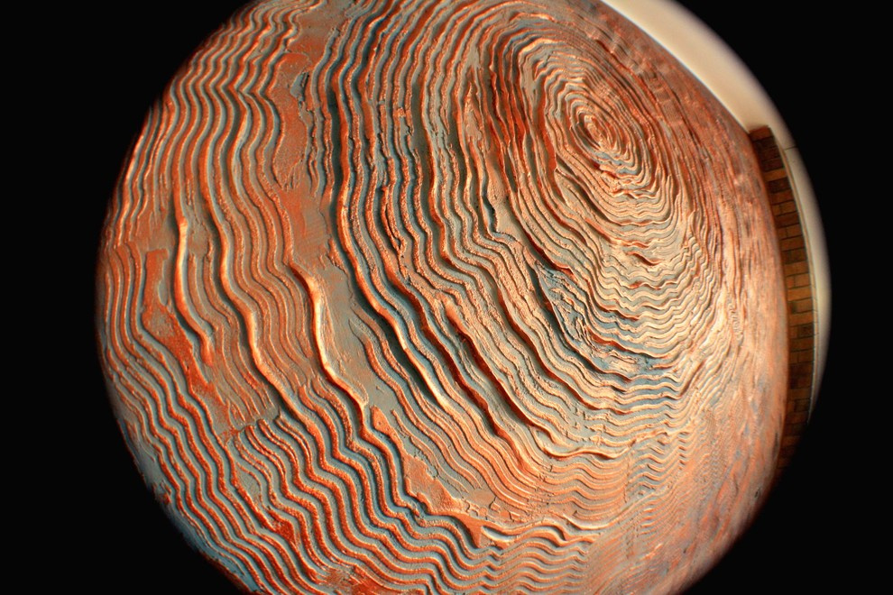 Абстрактный барельеф Медь