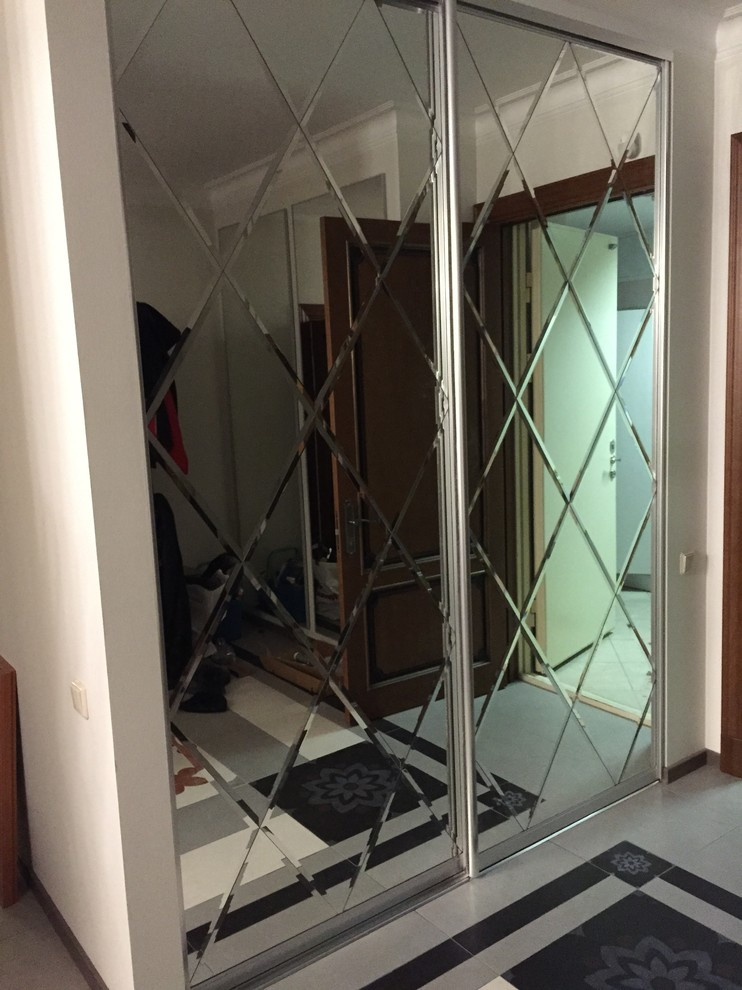 Пьяный стеллаж