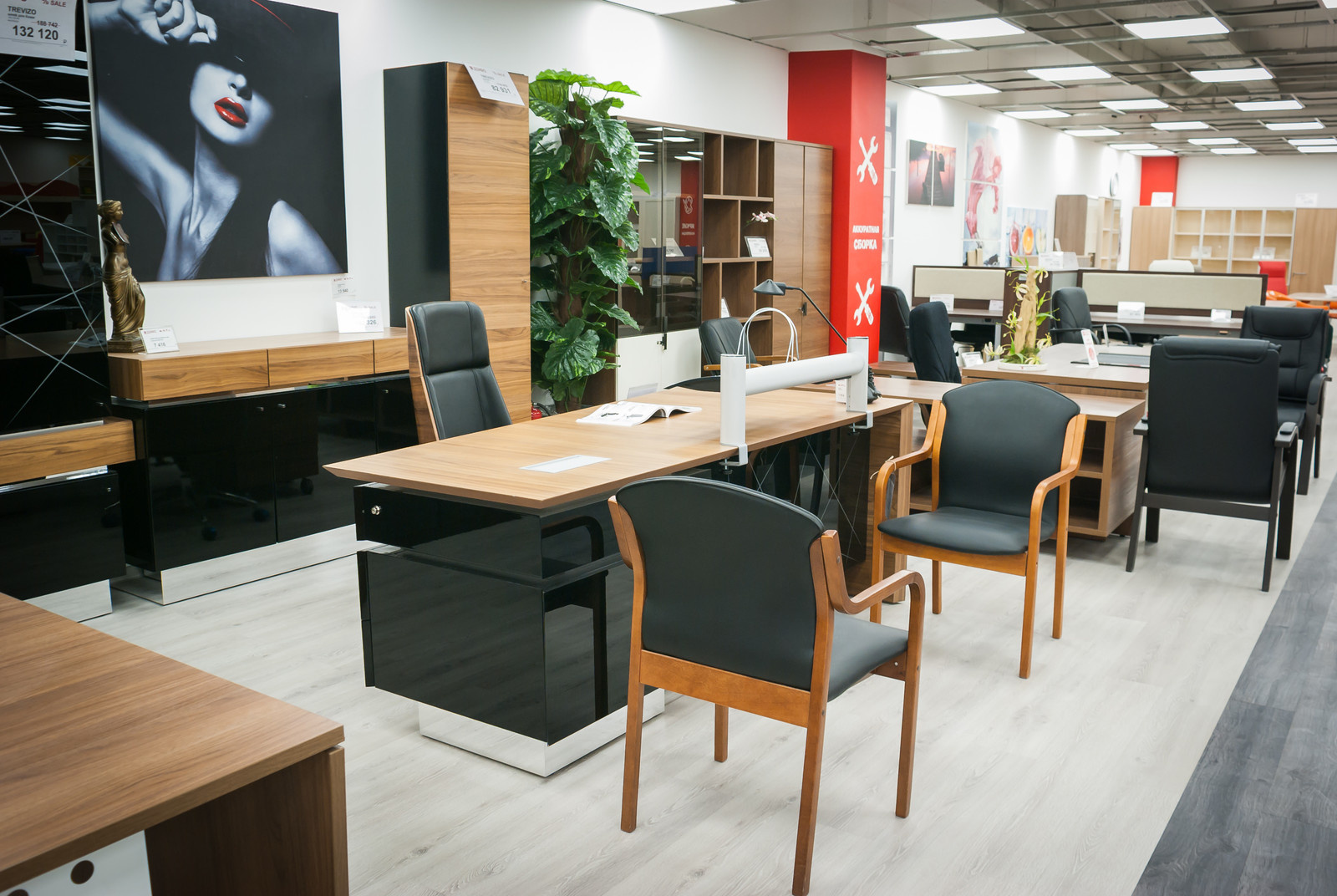 Салон ДЭФО-Аутлет , Москва, Киевское шоссе, 23 км, вл 8, цокольный этаж