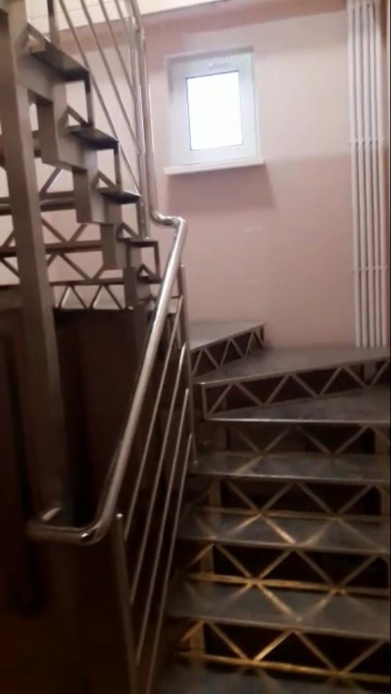 Лестница из нержавеющей стали