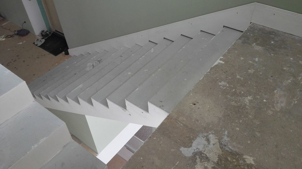 Облицовка лестницы дубом