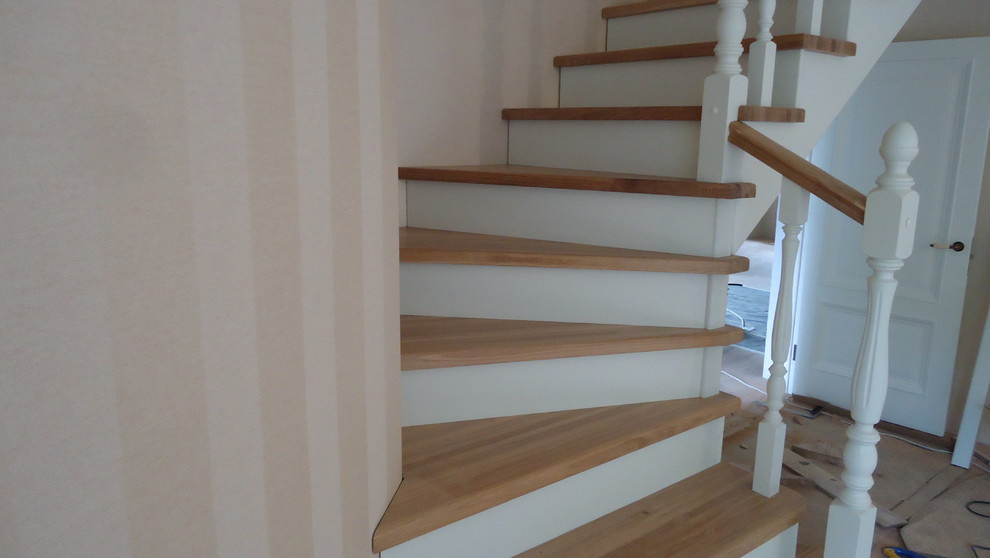 Обложка проекта: Лестница из дуба