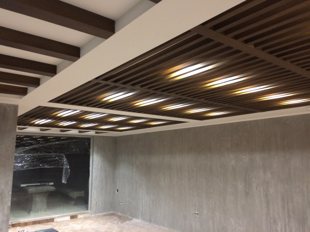 Наборный потолок из массива