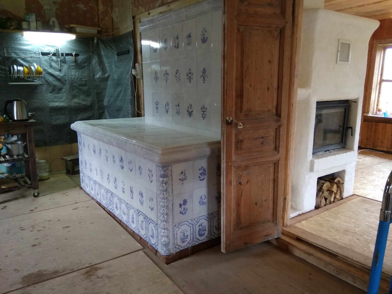 Обложка проекта: Отопительный комплекс; русская печь, чугунный камин, лежанка