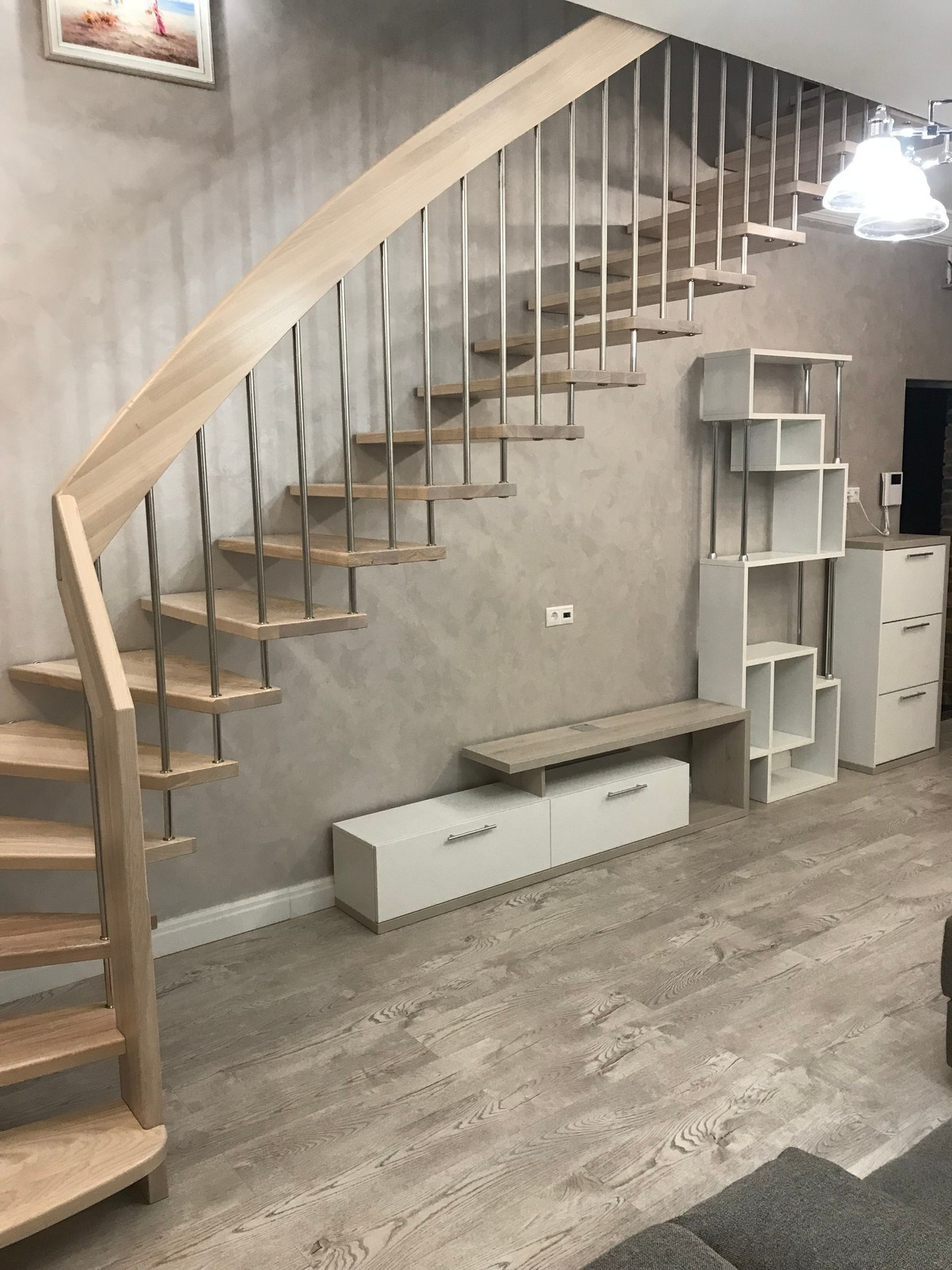 Лестница в двухуровневой квартире