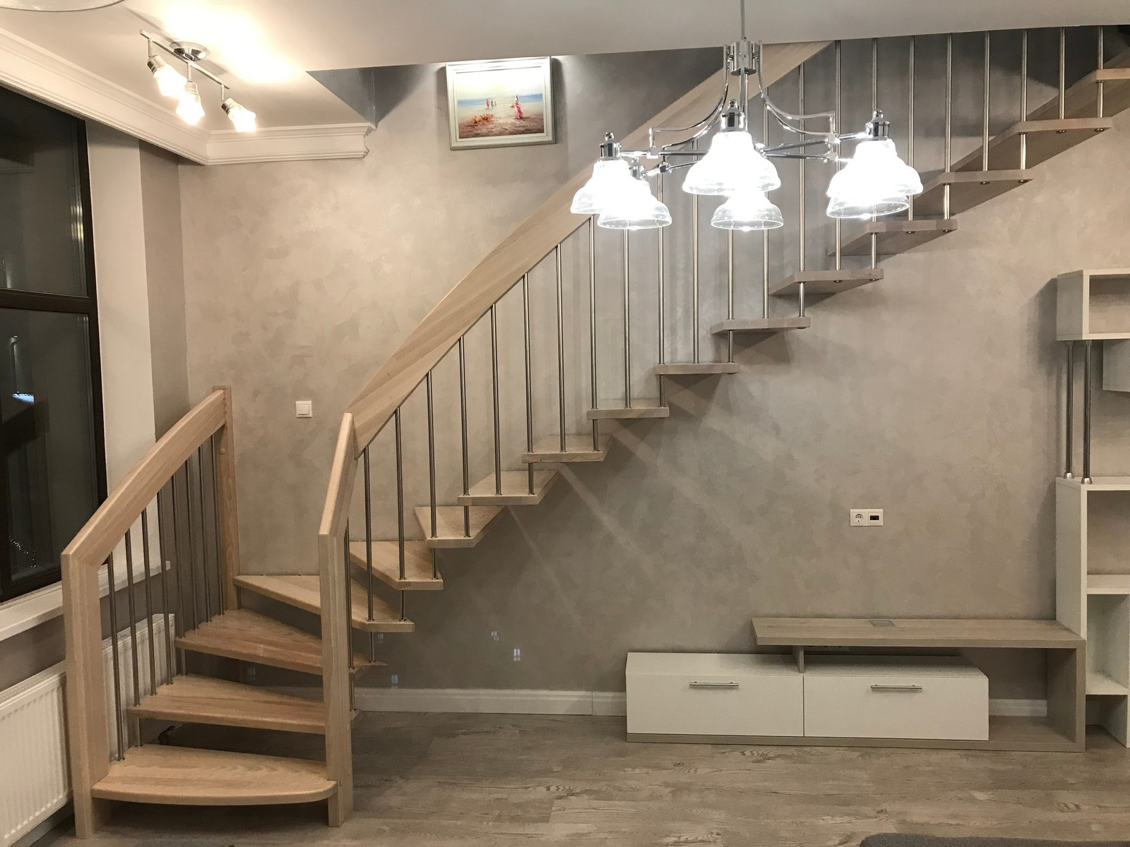 Лестница в двухуровневой квартире