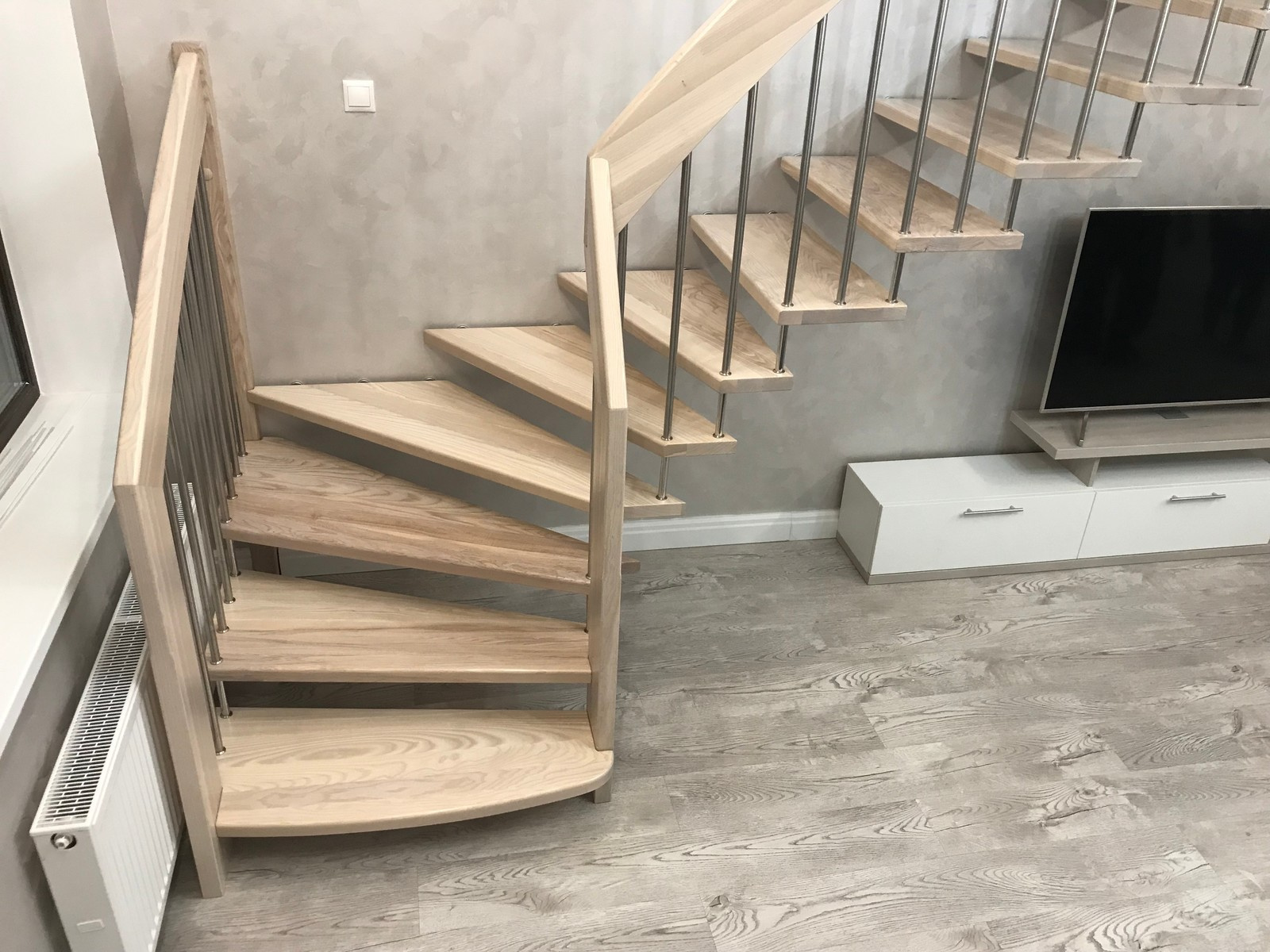 Лестница в двухуровневой квартире