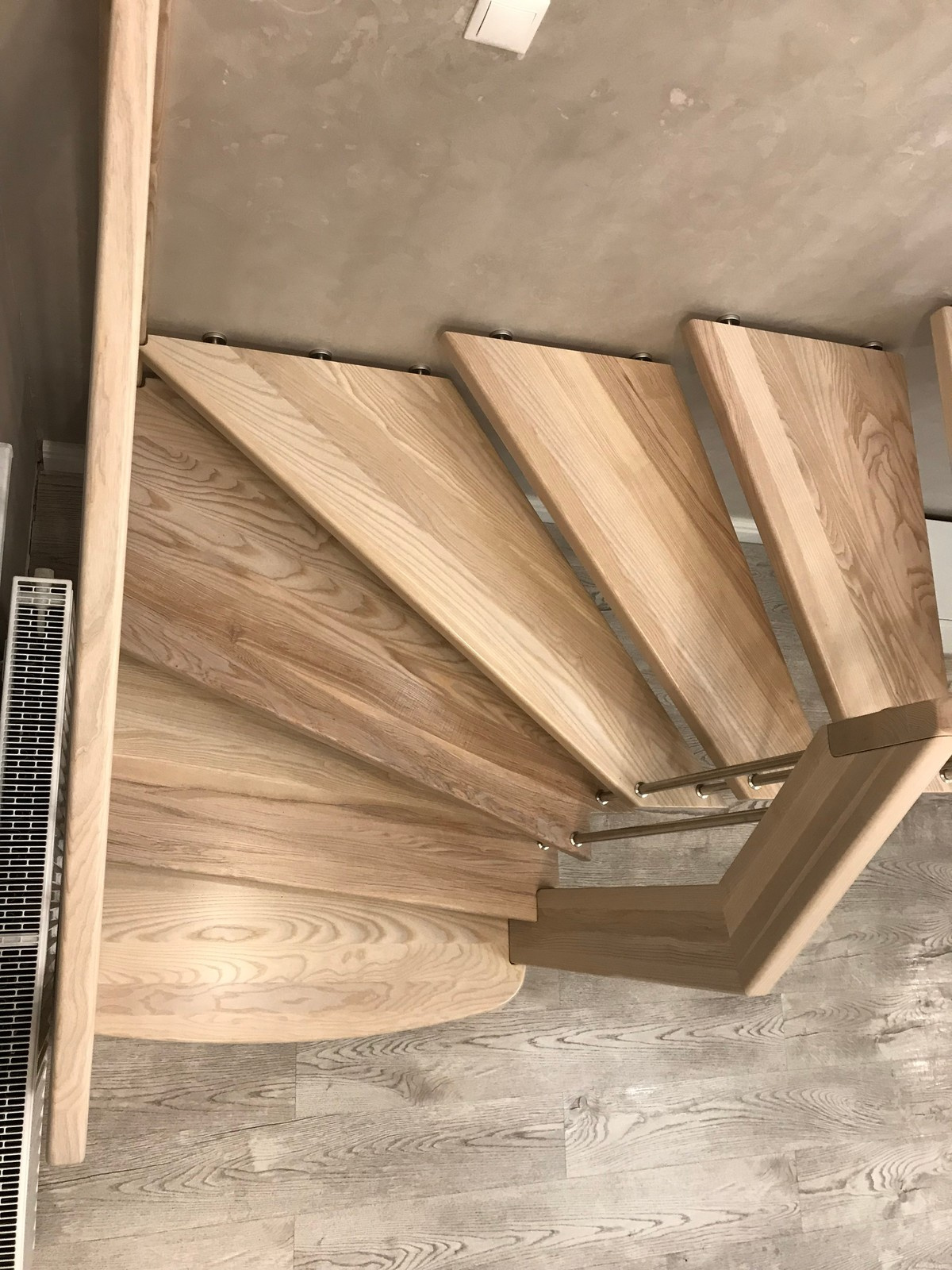 Лестница в двухуровневой квартире