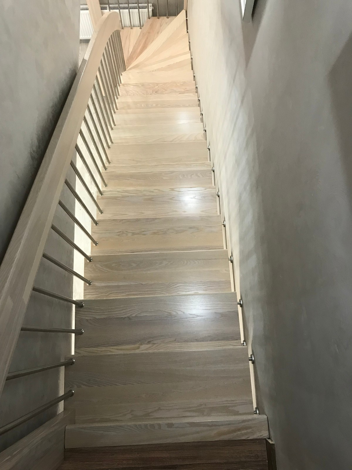 Лестница в двухуровневой квартире