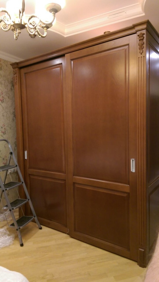 Шкаф-купе из массива бука