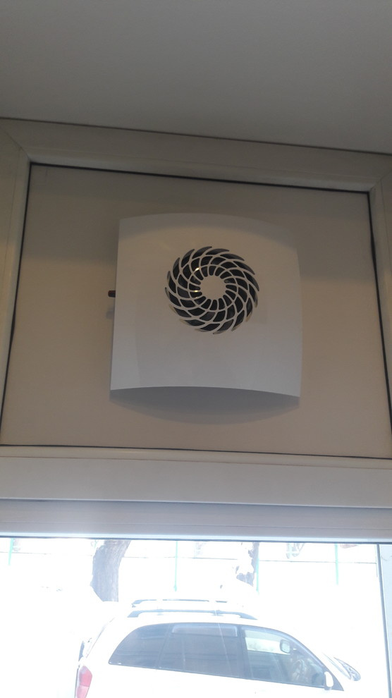 Размещение приточного клапана в окне из ПВХ профиля