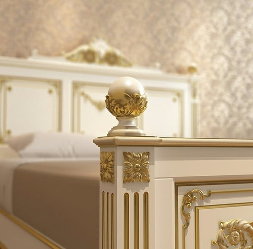 Оформление кровати в спальне.