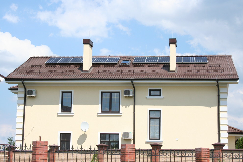 Солнечные панели на доме