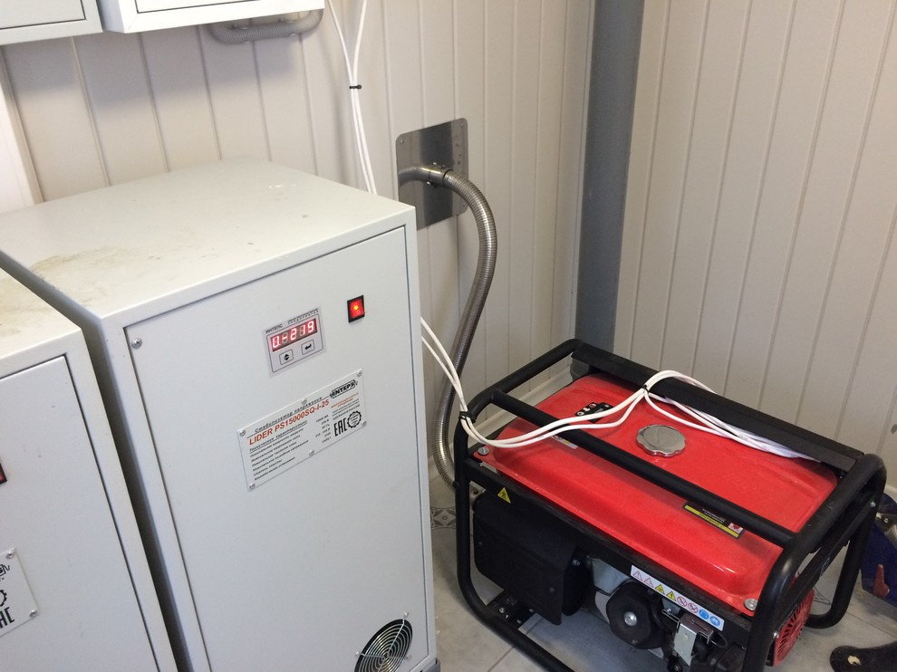 Бензиновый генератор