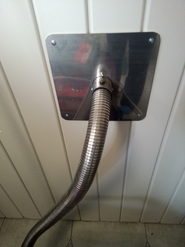 Организация выхлопа через деревянную стену