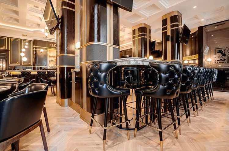 оснащение английского паба Local Pub