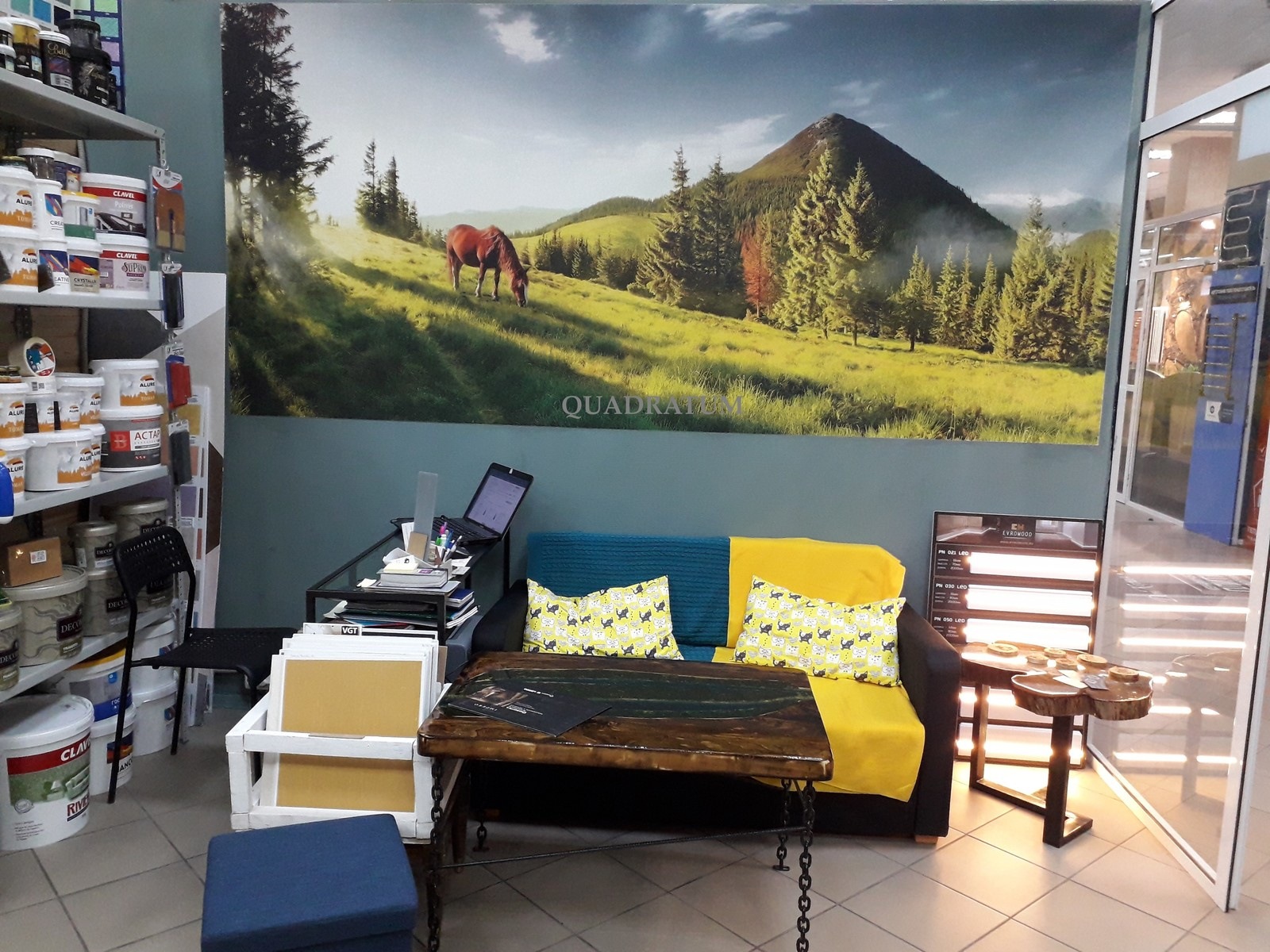 Салон "QUADRATUM" в ТК"Загородный дом"