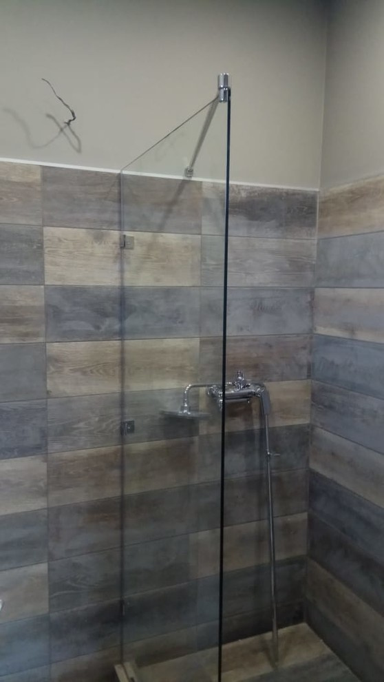 Стационарные перегородки в душ