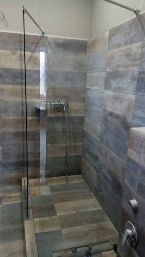 Стационарные перегородки в душ