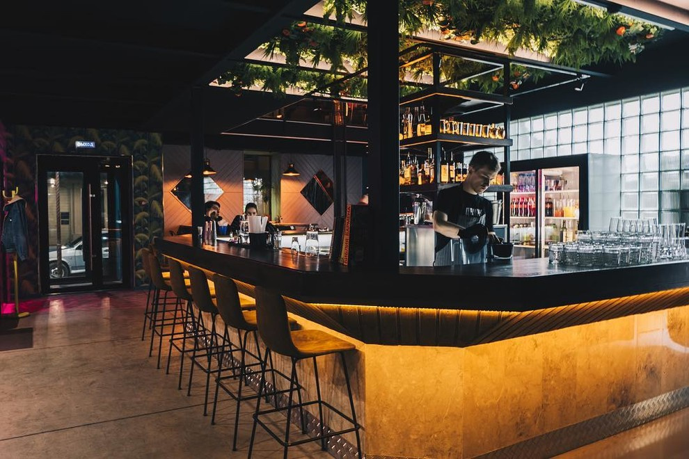 Проект кафе Middle Bar