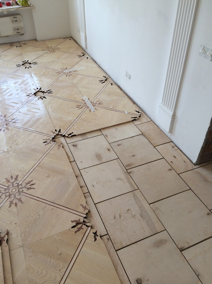 внутренняя отделка с элементами лепнины