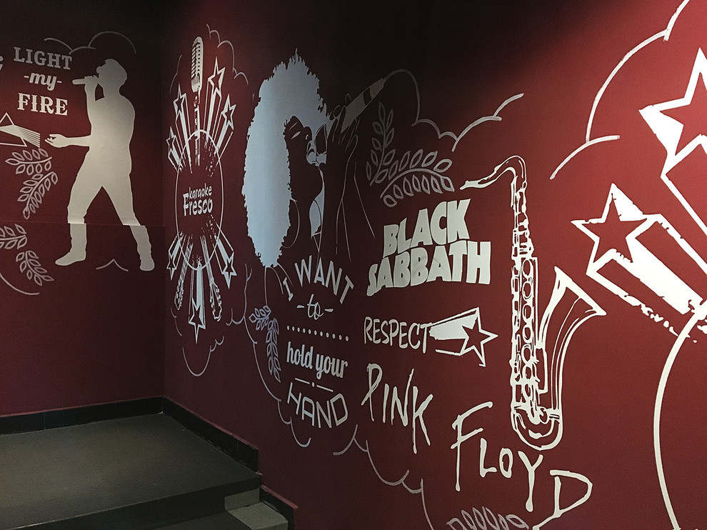 Трафаретная роспись караоке