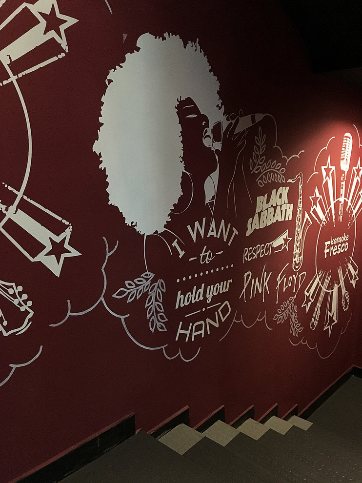 Трафаретная роспись караоке