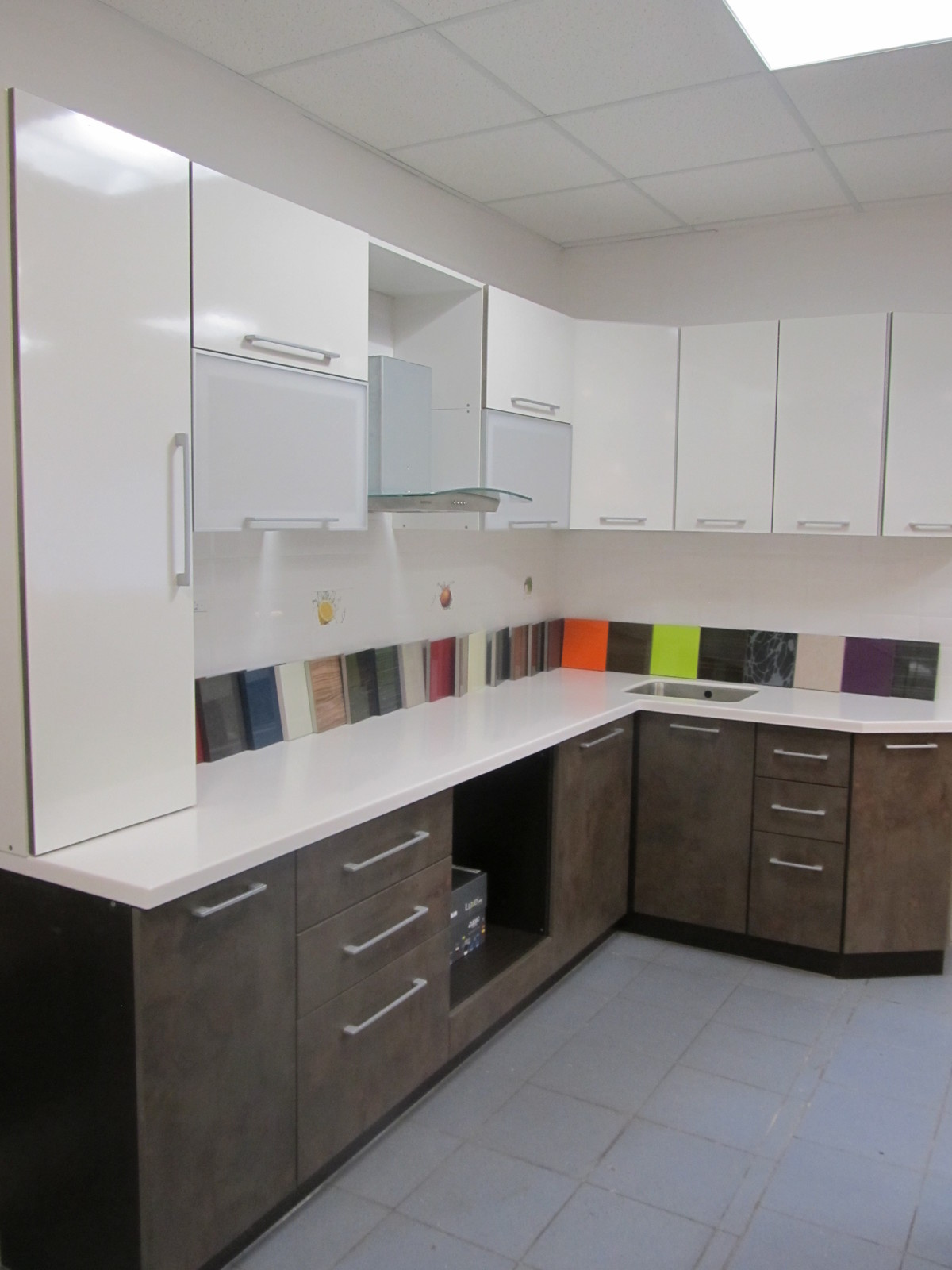 Обложка проекта: Кухни из пластика