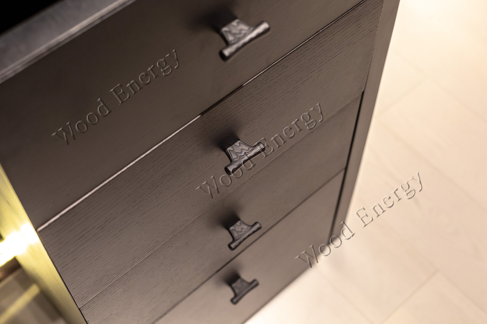 Дизайнерский стол визажиста