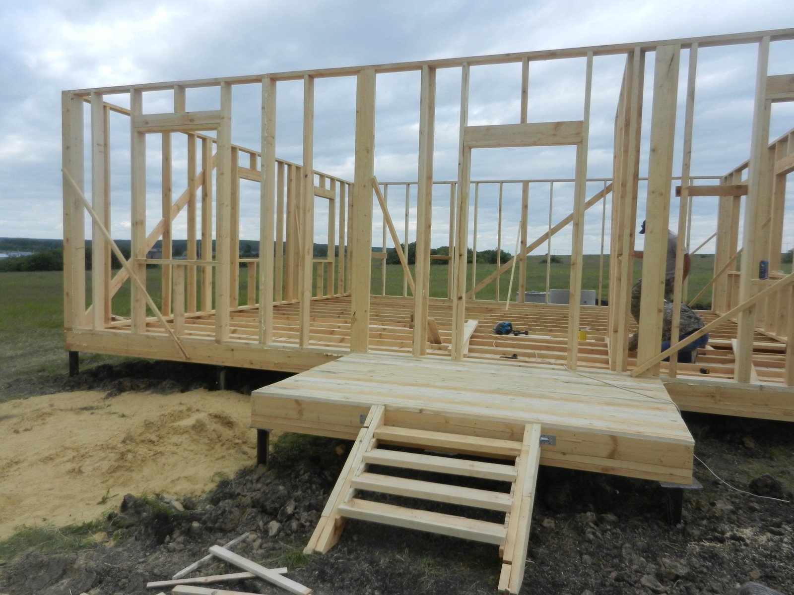 Каркасный дом размером 9х9 метров