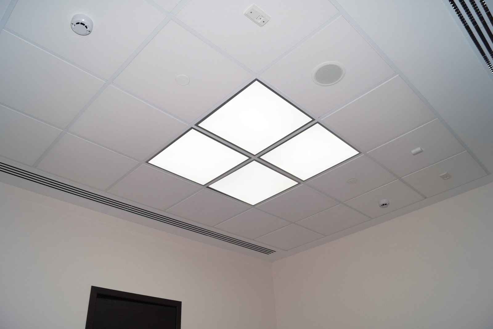 Вентиляция и кондиционирование офисной зоны