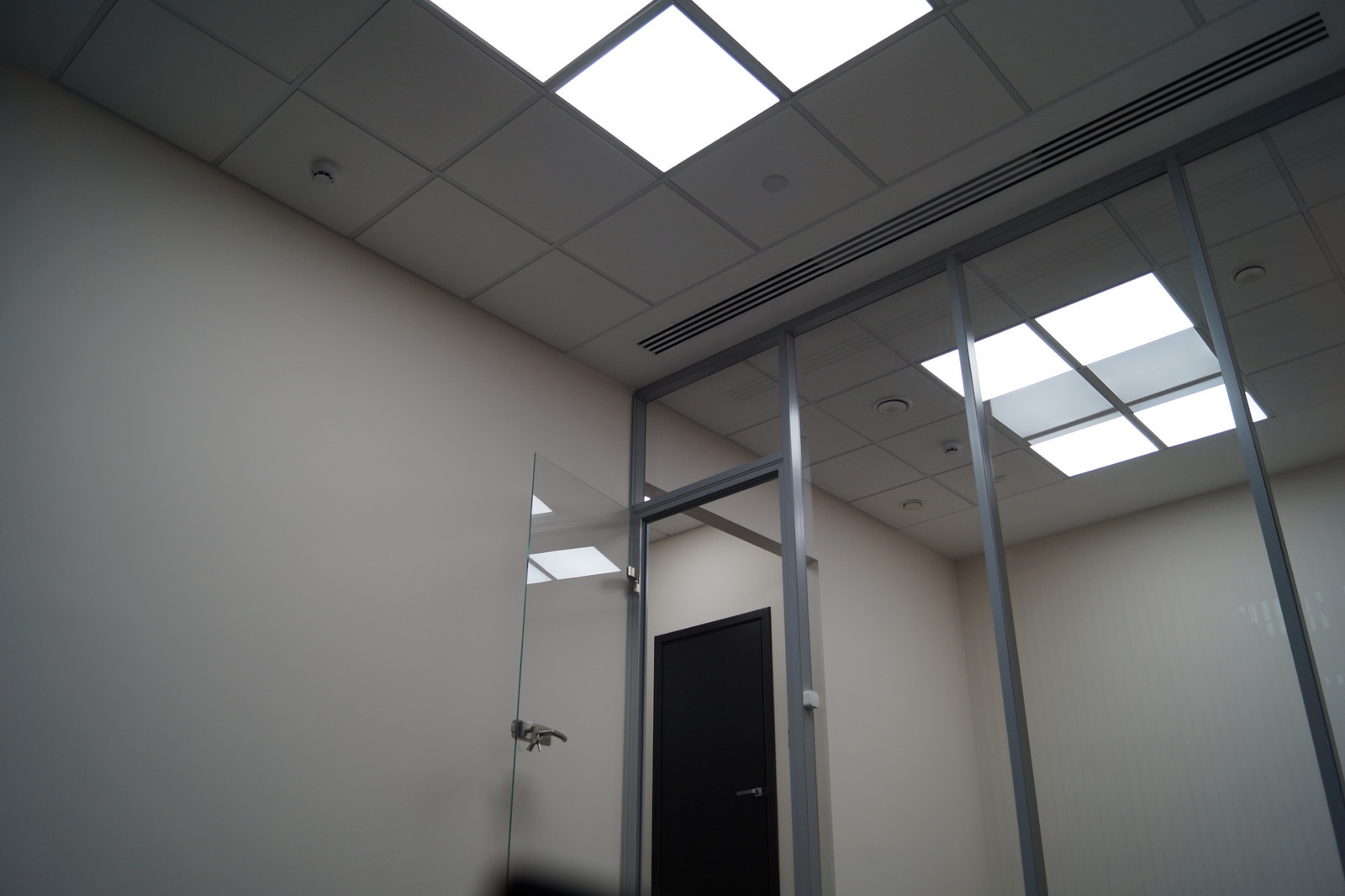 Вентиляция и кондиционирование офисной зоны