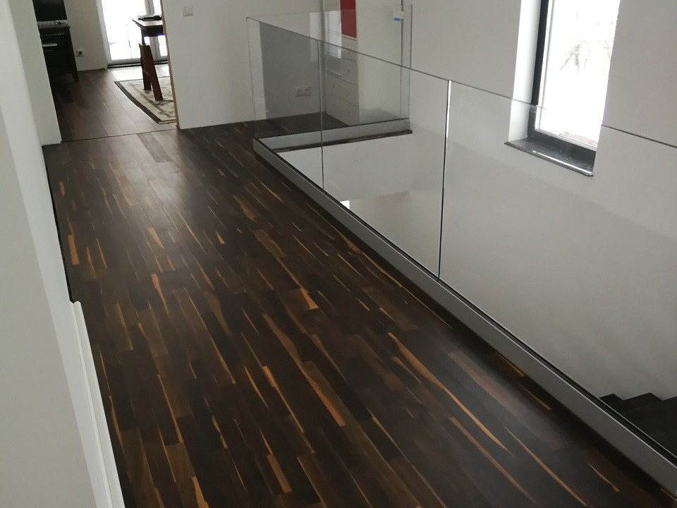 Обложка проекта: Дом в Подмосковье на полу Морёный дуб Вариация от Юнкерс