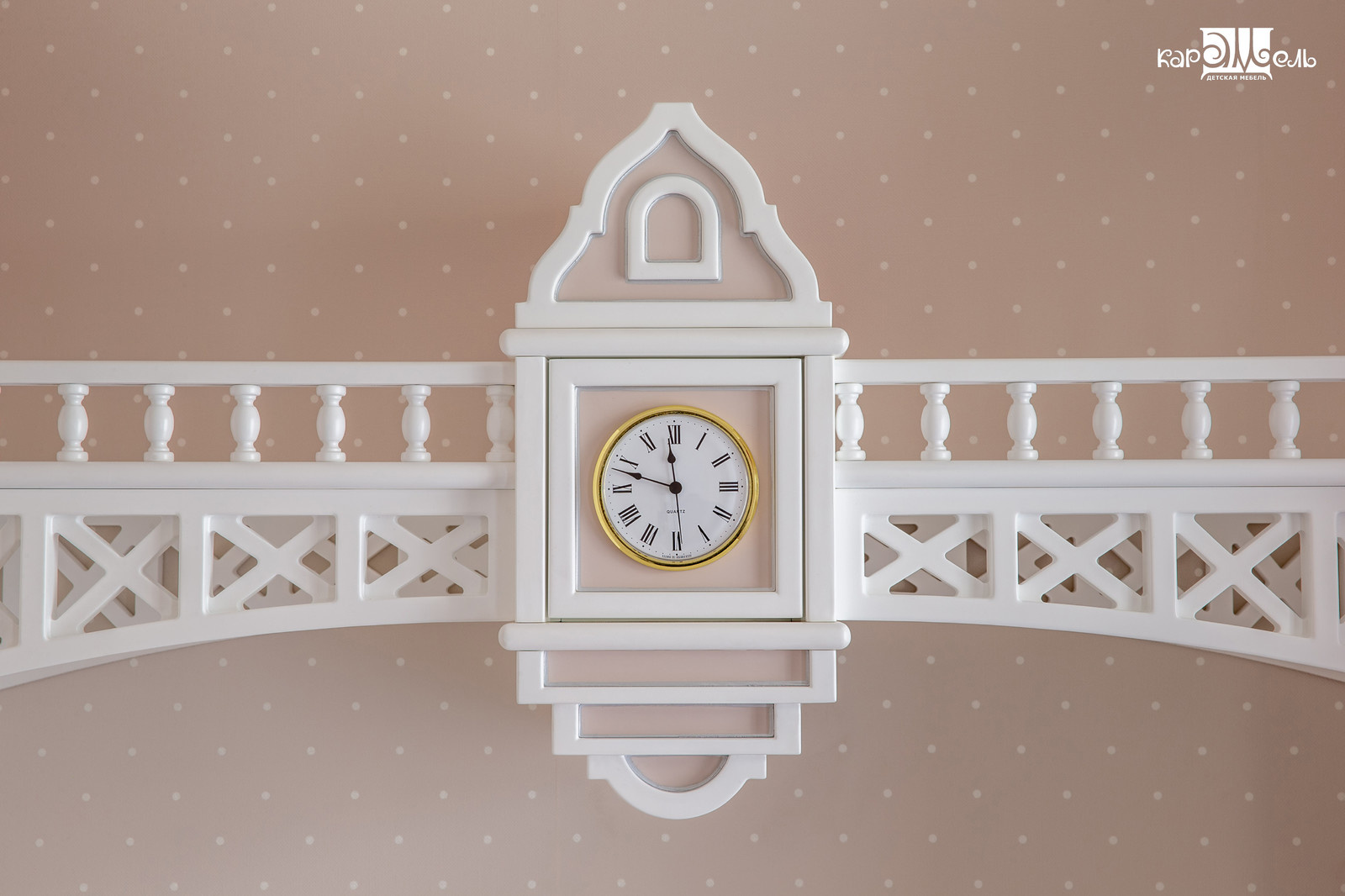 Обложка проекта: Сказочный город в комнате девочки