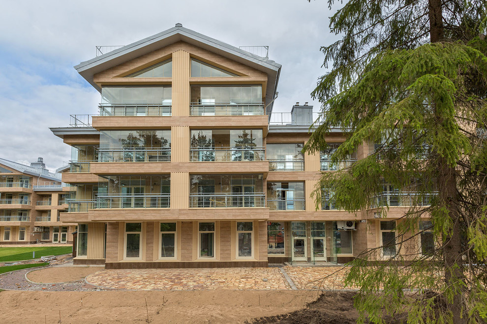 Безрамное остекление МФК Первая Линия. Health Care Resort