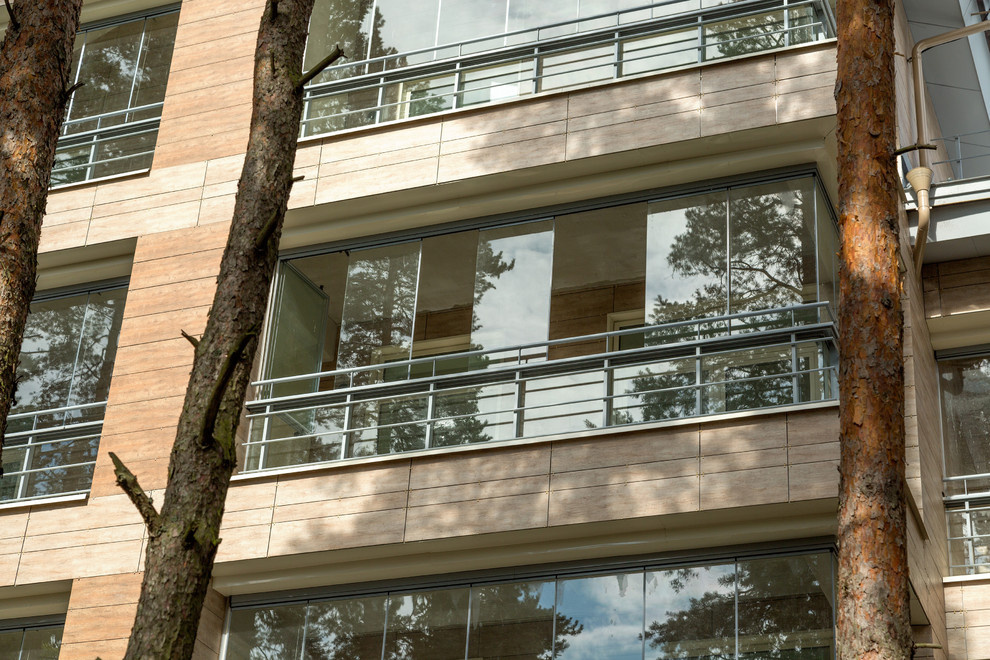 Безрамное остекление МФК Первая Линия. Health Care Resort