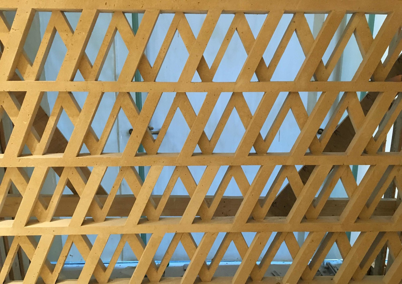 Стена Louis Vuitton