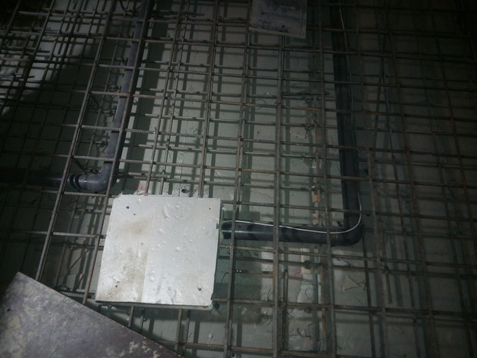 Легкоудаляемая временная закладная под аэромассажное плато