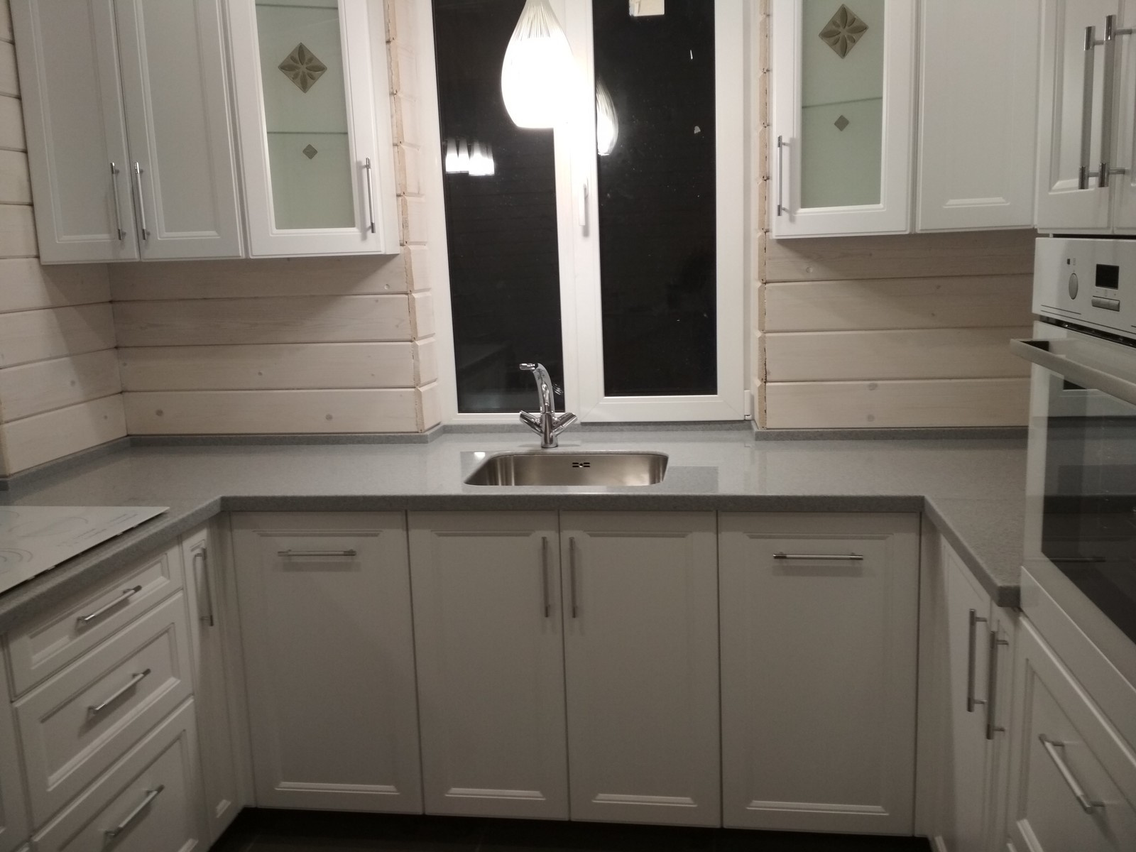 Кухонная столешница из искусственного камня Staron SG420 Sanded Grey