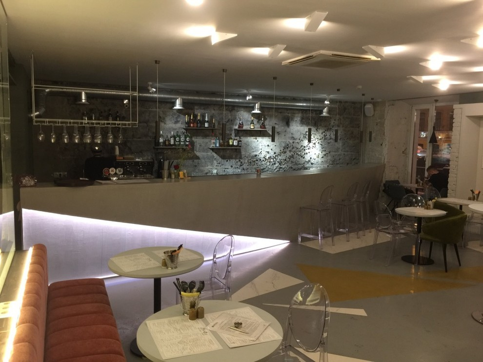 Барная стойка из микробетона