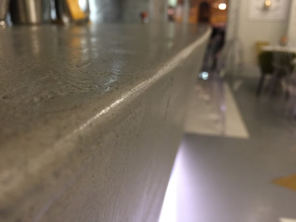 Барная стойка из микробетона