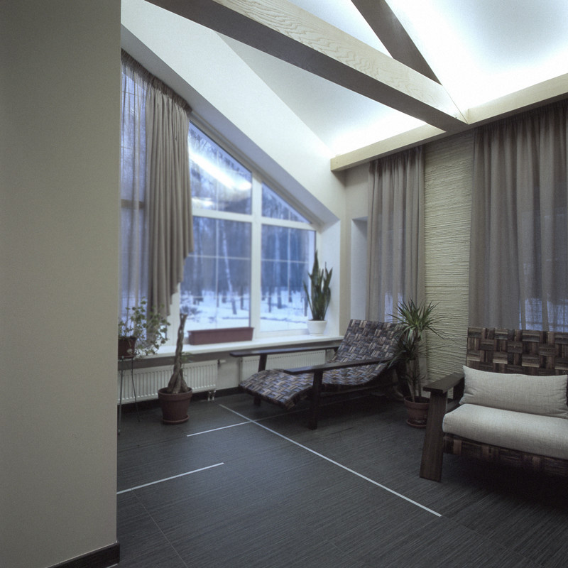 Реконструкция фасада и интерьер загородного дома в Семивраги.