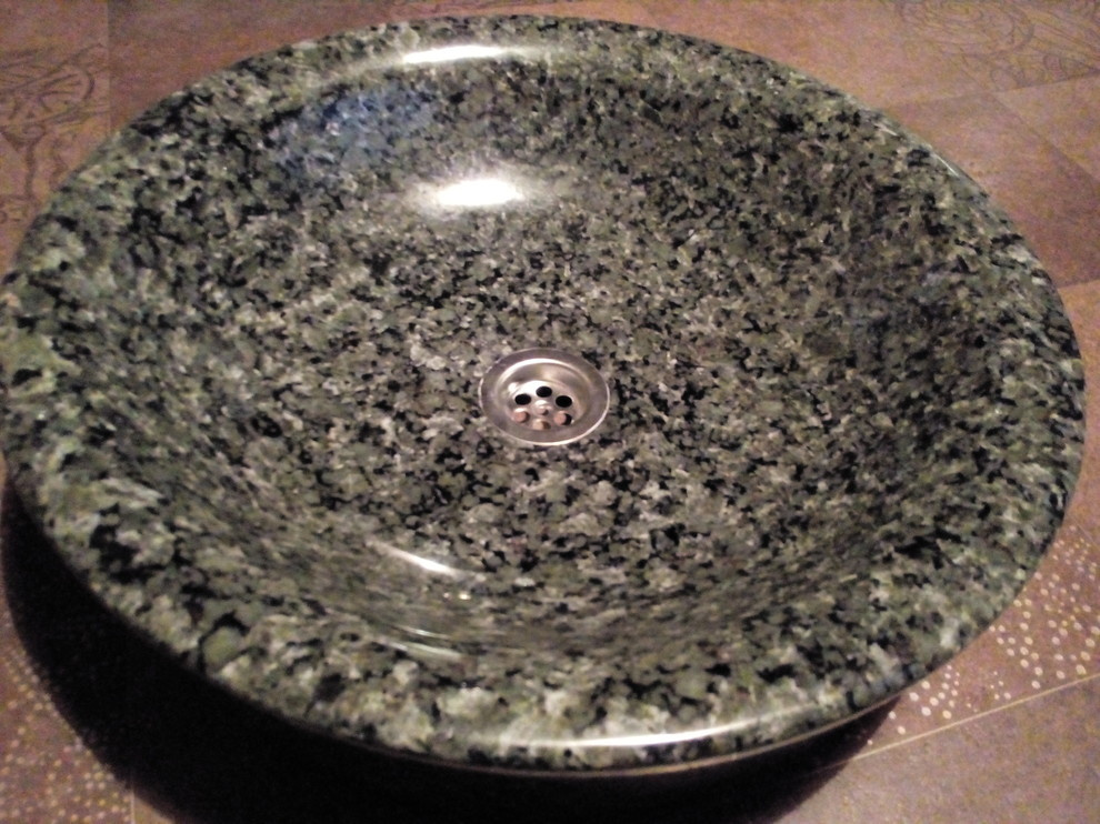 Изготовление раковин из природного камня.